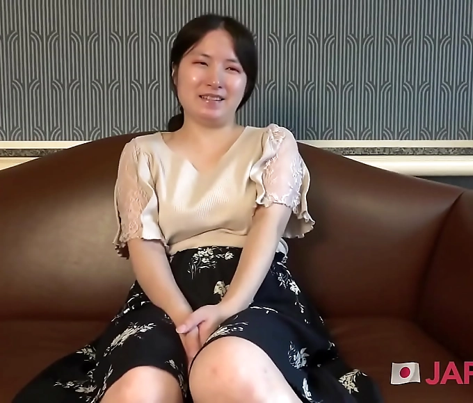 护士 张开腿 Sizzling MILF Reaches New Heights in Epic Orgasmic