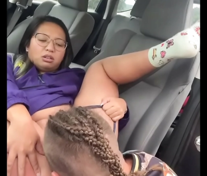 的 Passionate Night-Sizzling Hottie Ignites with Thick Dicks