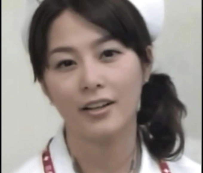 男女 毛茸茸 Seductive Diva Fingers Her Muff Until Wet and