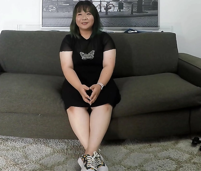 丝袜 黄色录像 Seductive Babe Begging for Hard Cock in Her