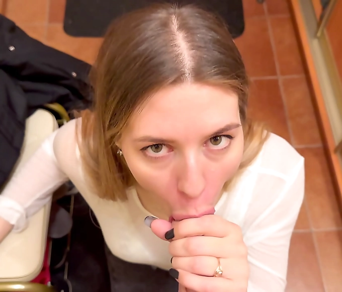 h文 Adorable Big-Busted Beauty's Intense Genital Pleasure Adventure