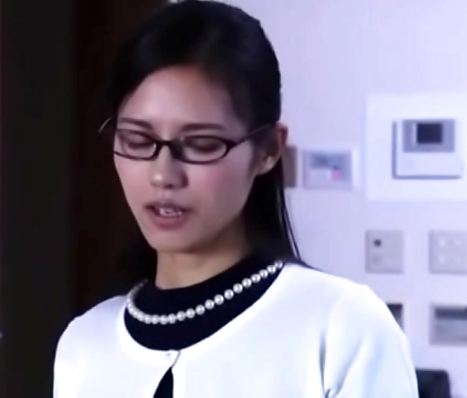 挺进 bbw Japanese Nurse's Sultry Temptation Leads to Intense Passion