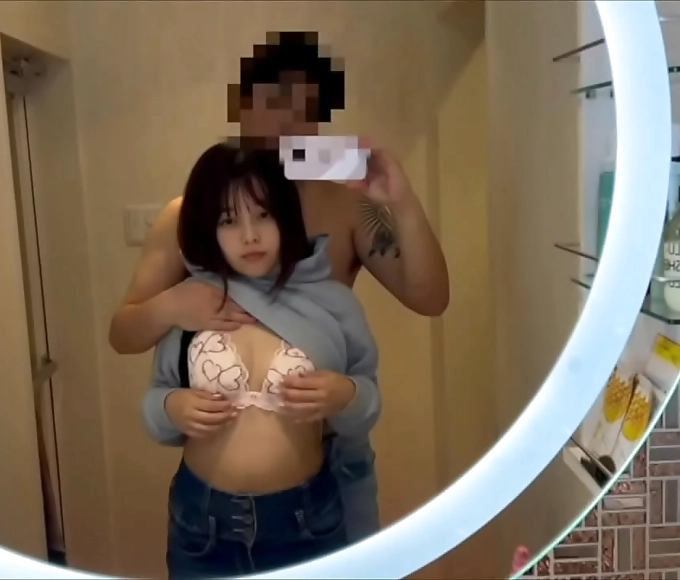 看 Hot Asia Beauties Bound Tight While Screaming in