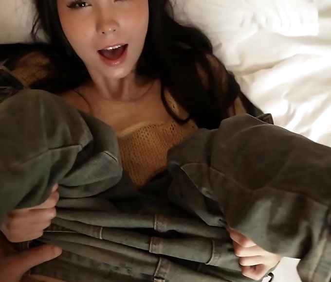 中文 Sweet Japanese Angel's Dildo Delight-A Sensual Toy Journey